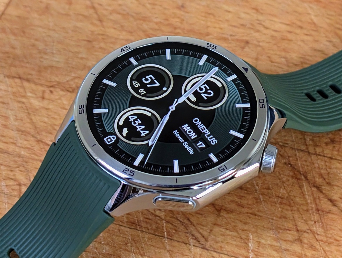 OnePlus Watch 3 Review: WearOS Battery Life Champ, Great Display