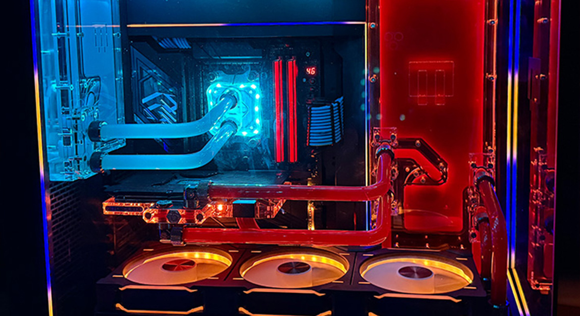 Maingear Apex Force Gaming PC: A Custom Liquid-Cooled Masterpiece