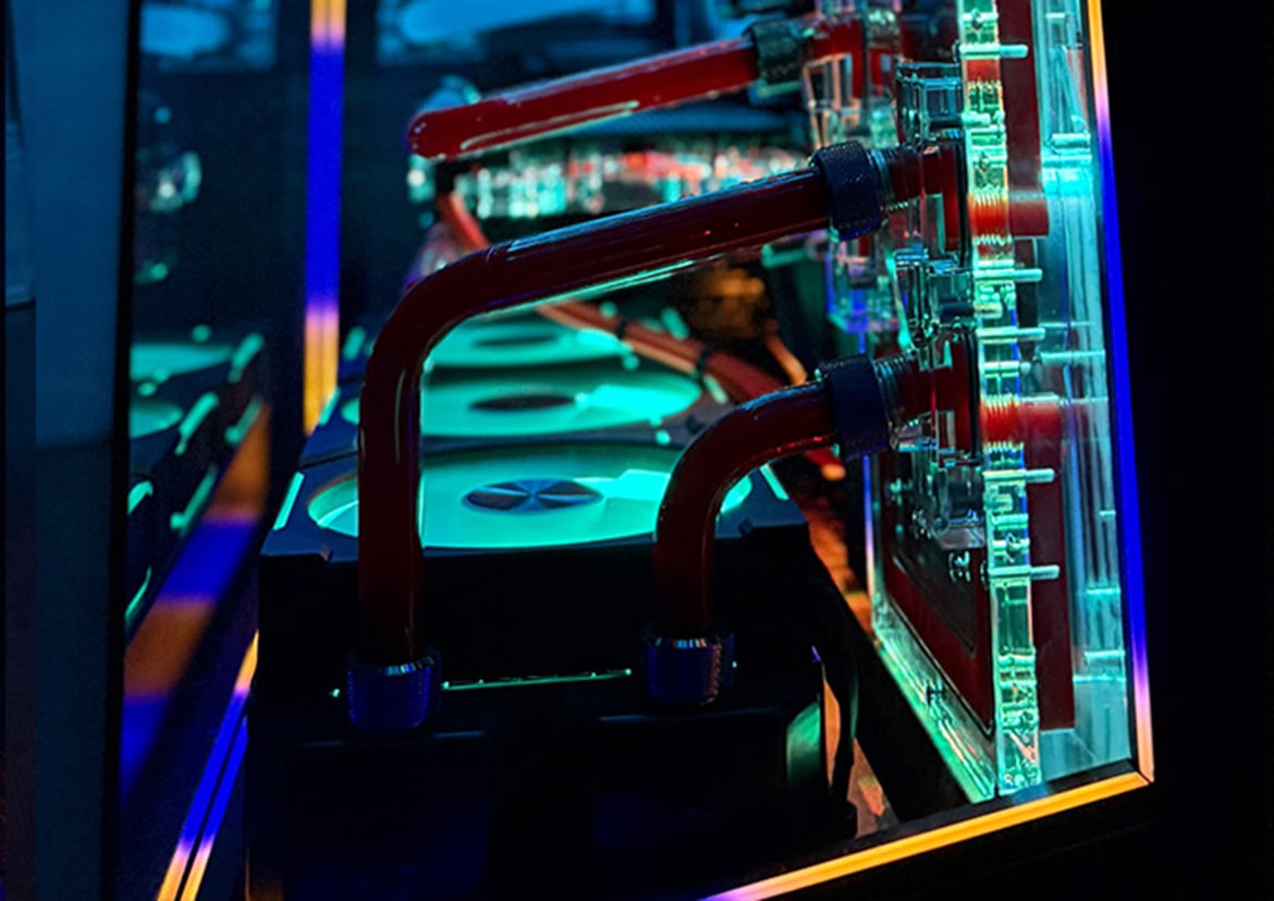 Maingear Apex Force Gaming PC: A Custom Liquid-Cooled Masterpiece
