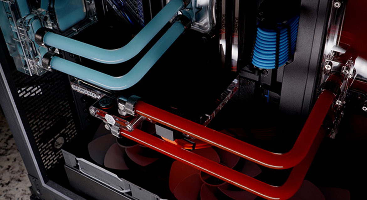 Maingear Apex Force Gaming PC: A Custom Liquid-Cooled Masterpiece
