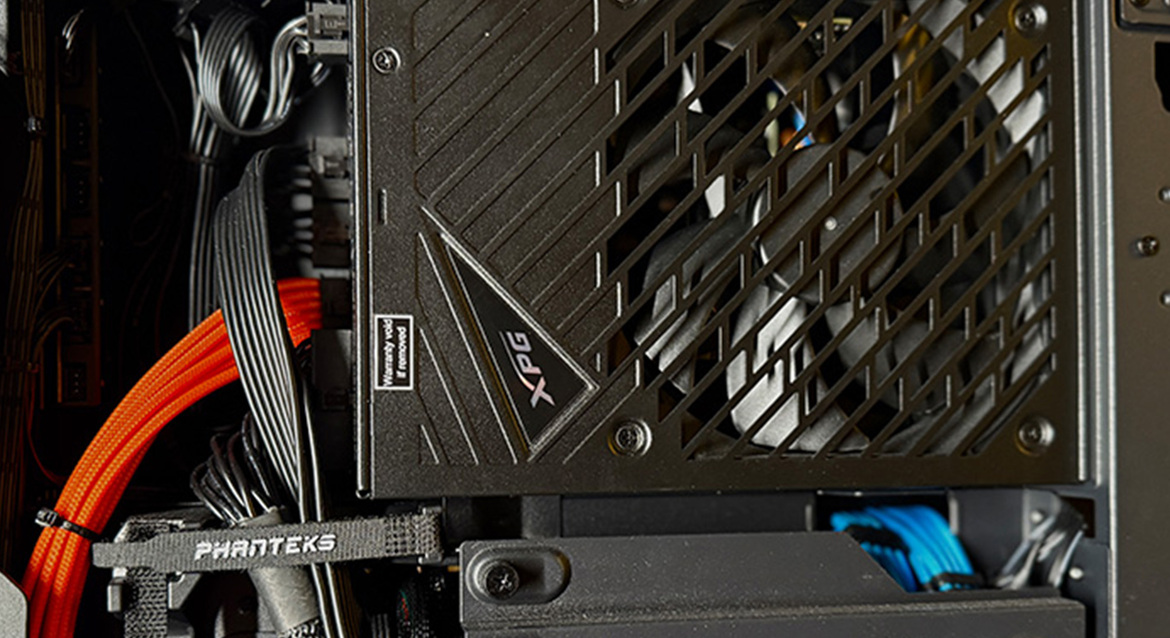 Maingear Apex Force Gaming PC: A Custom Liquid-Cooled Masterpiece