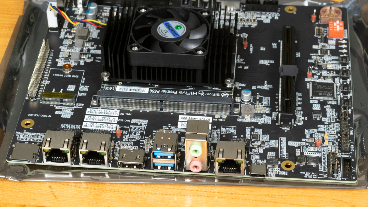 SiFive HiFive Premier P550 Review: A True RISC-V Dev Kit Platform Emerges