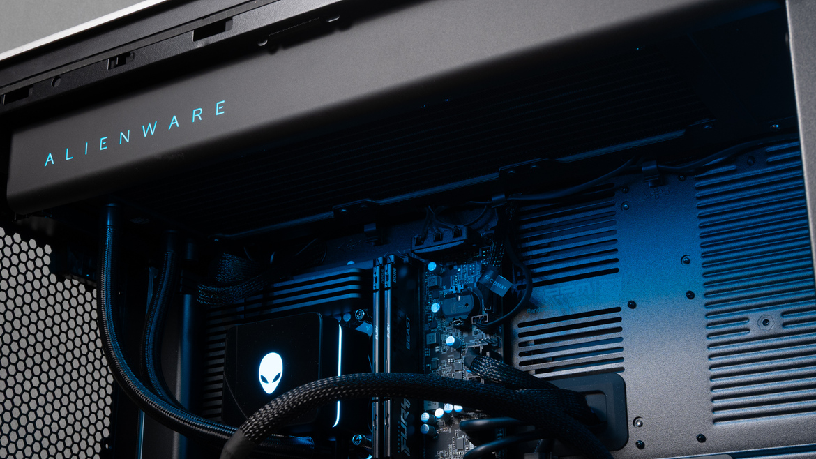 Alienware Area-51 Review: One Super-Clean Beast Of A Gaming PC