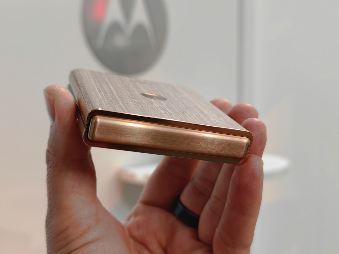 Hands-On Motorola's AI-infused (2025) Razr Ultra, Razr+ And Razr