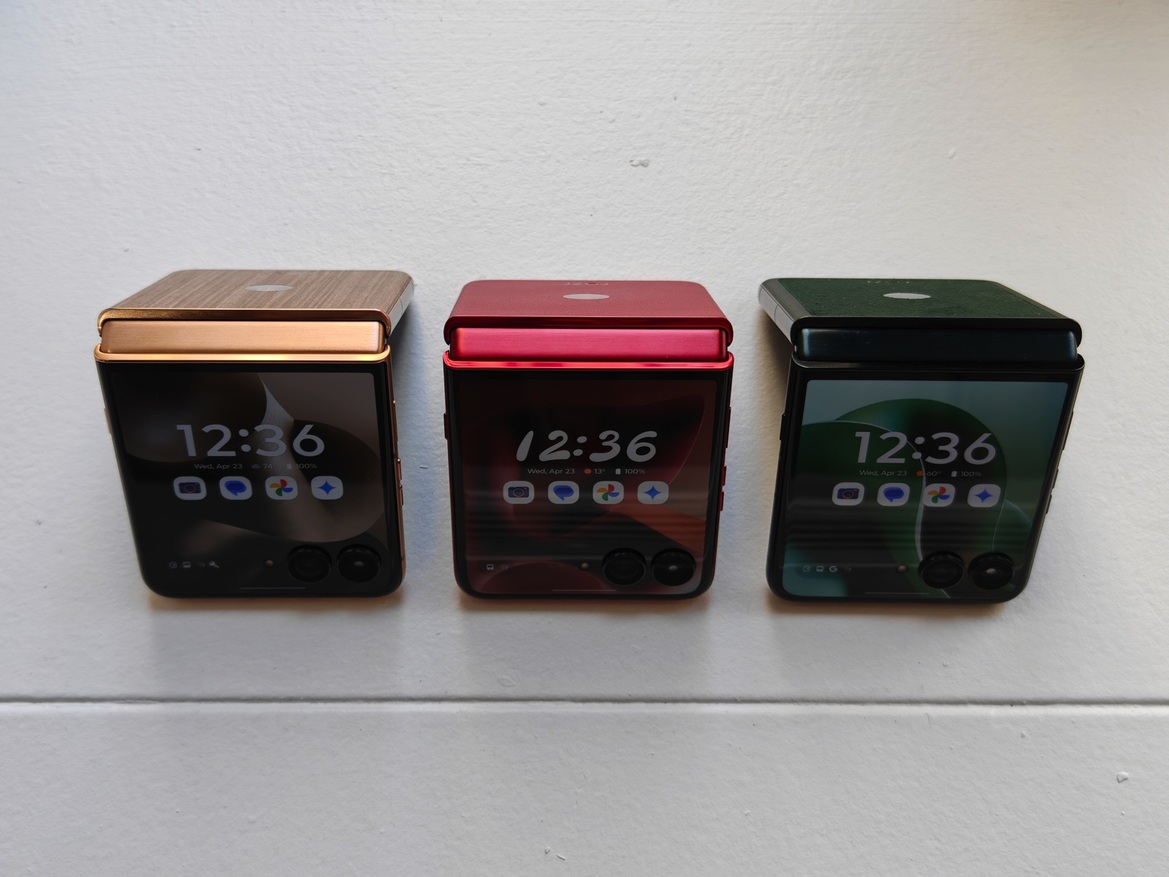 Hands-On Motorola's AI-infused (2025) Razr Ultra, Razr+ And Razr