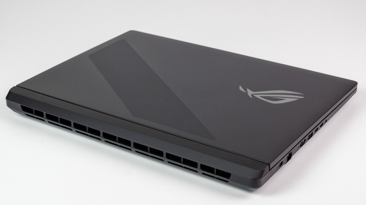 ASUS ROG Strix Scar 18 Review: RTX 5090 Infused Powerhouse