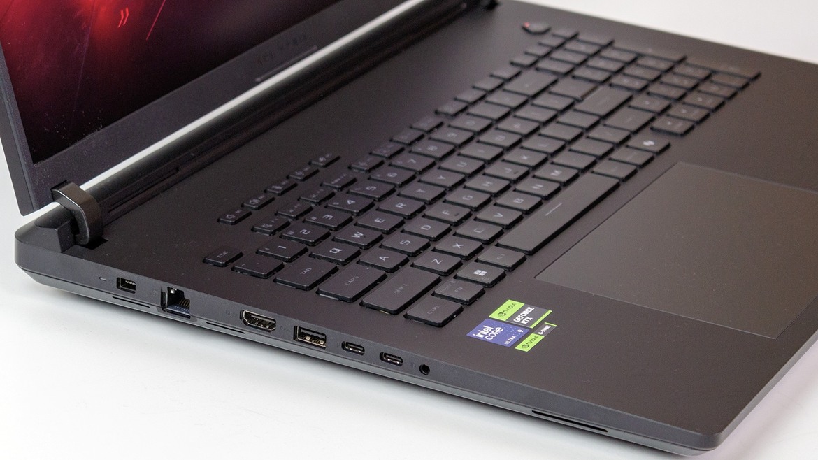 ASUS ROG Strix Scar 18 Review: RTX 5090 Infused Powerhouse