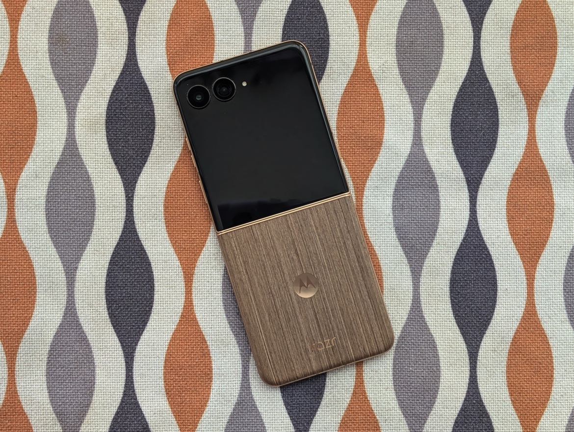 Moto Razr Ultra (2025) Review: A Masterful Folding Flip Phone