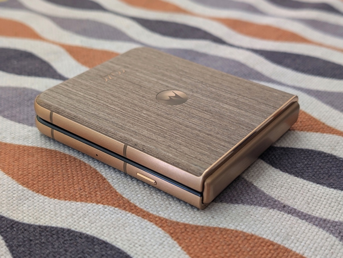 Moto Razr Ultra (2025) Review: A Masterful Folding Flip Phone