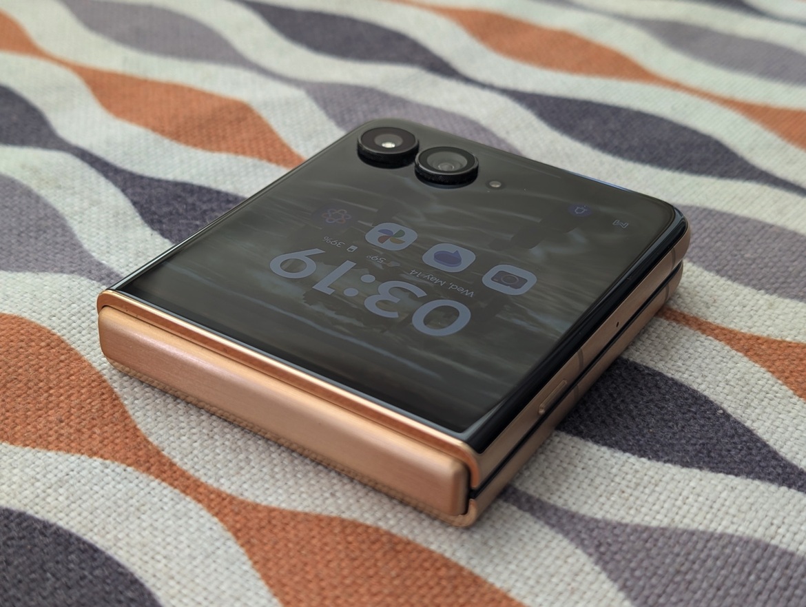 Moto Razr Ultra (2025) Review: A Masterful Folding Flip Phone