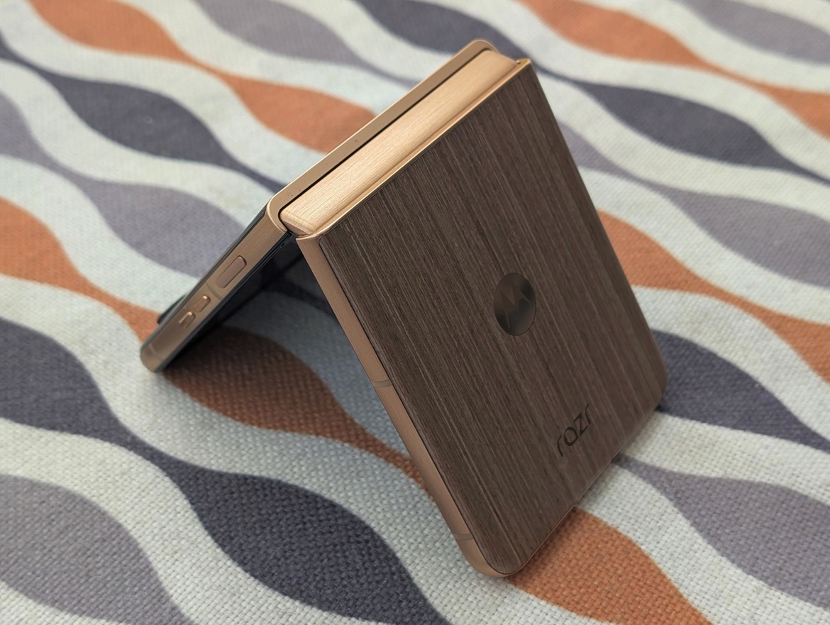 Moto Razr Ultra (2025) Review: A Masterful Folding Flip Phone