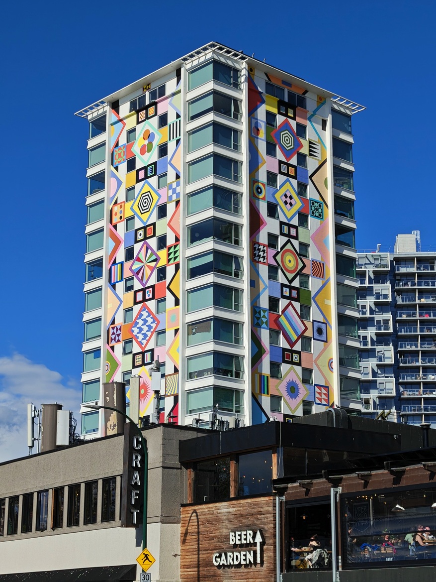 Moto Razr Ultra (2025) Review: A Masterful Folding Flip Phone