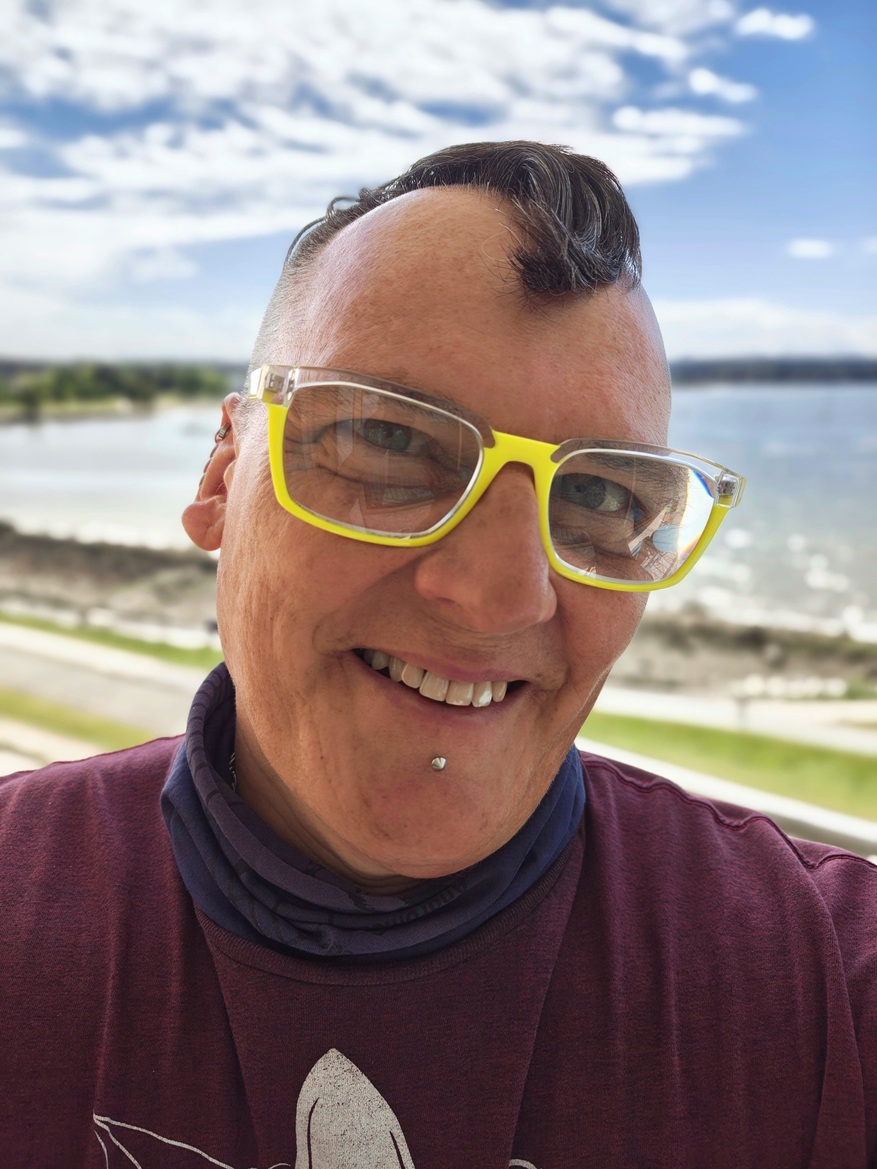 Moto Razr Ultra (2025) Review: A Masterful Folding Flip Phone