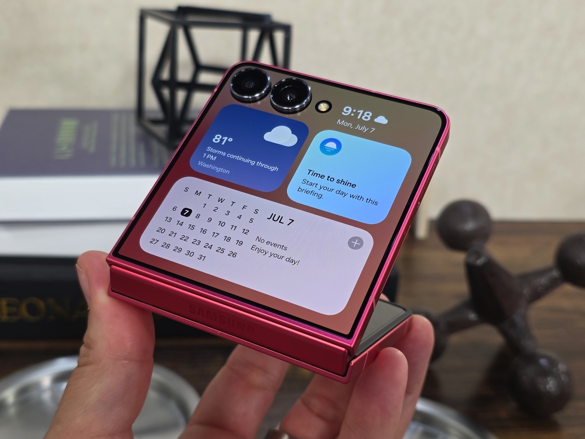 An Exciting Hands-On: Samsung Galaxy Z Fold7, Flip7, Flip7 FE & Watch8 Debut
