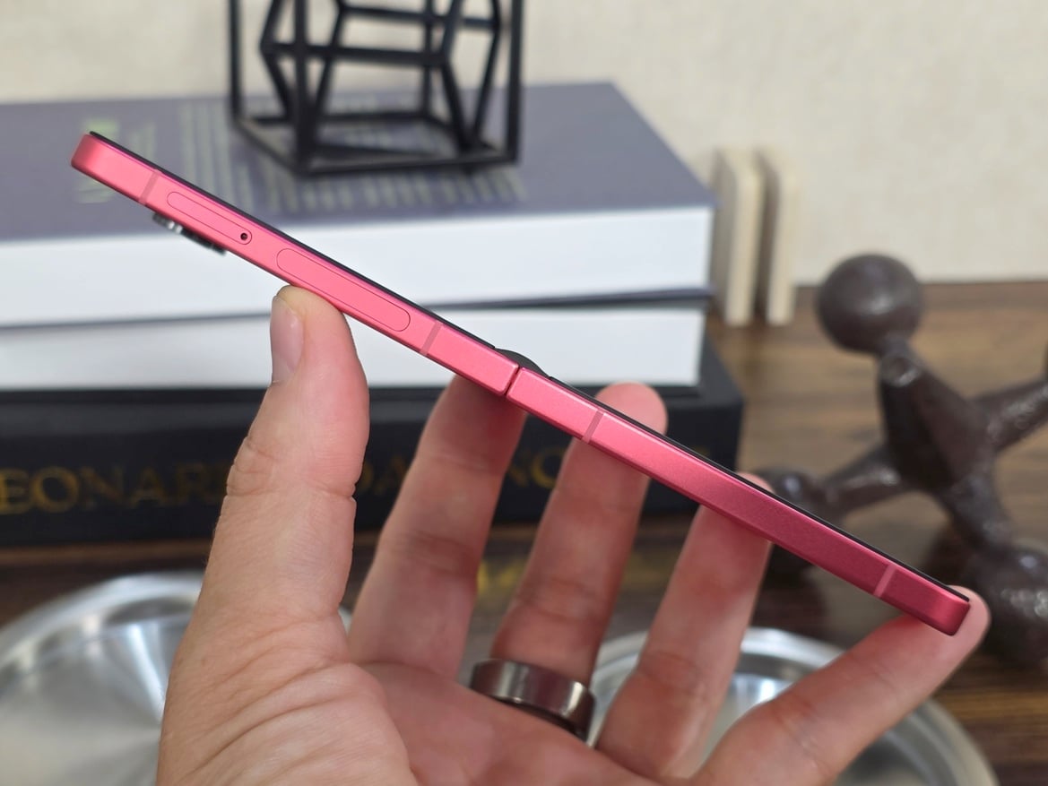 An Exciting Hands-On: Samsung Galaxy Z Fold7, Flip7, Flip7 FE & Watch8 Debut