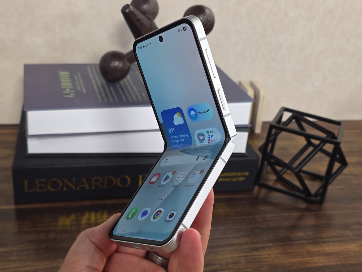 An Exciting Hands-On: Samsung Galaxy Z Fold7, Flip7, Flip7 FE & Watch8 Debut