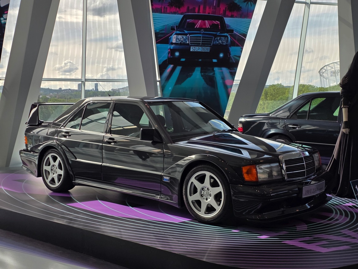 Galaxy Z Fold7 Review: Samsung’s Stunning Folding Phone Revival