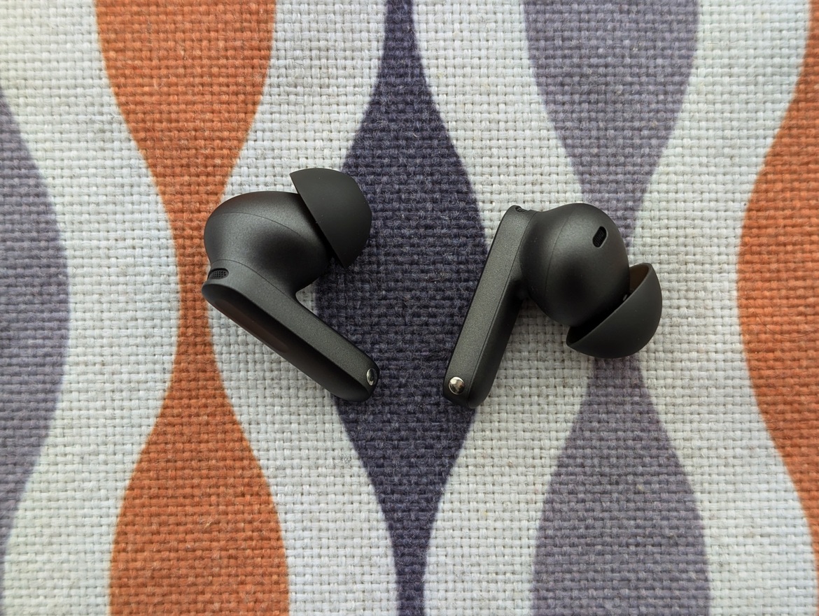 OnePlus Buds 4 Review: Mid-Range Wireless Earbuds That Rock