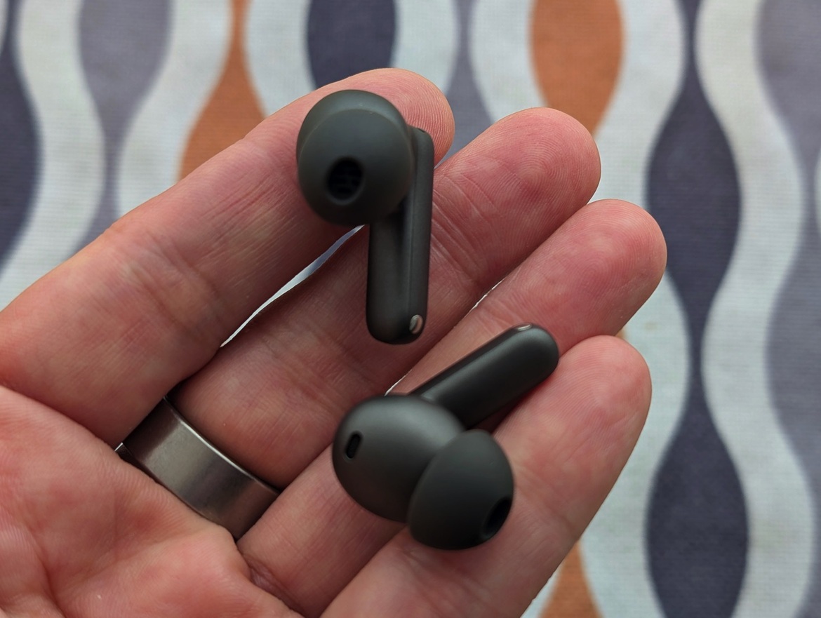 OnePlus Buds 4 Review: Mid-Range Wireless Earbuds That Rock
