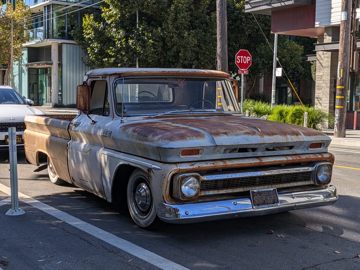 Google Pixel 10 Pro Fold Review: Familiar Feel, Smarter Execution