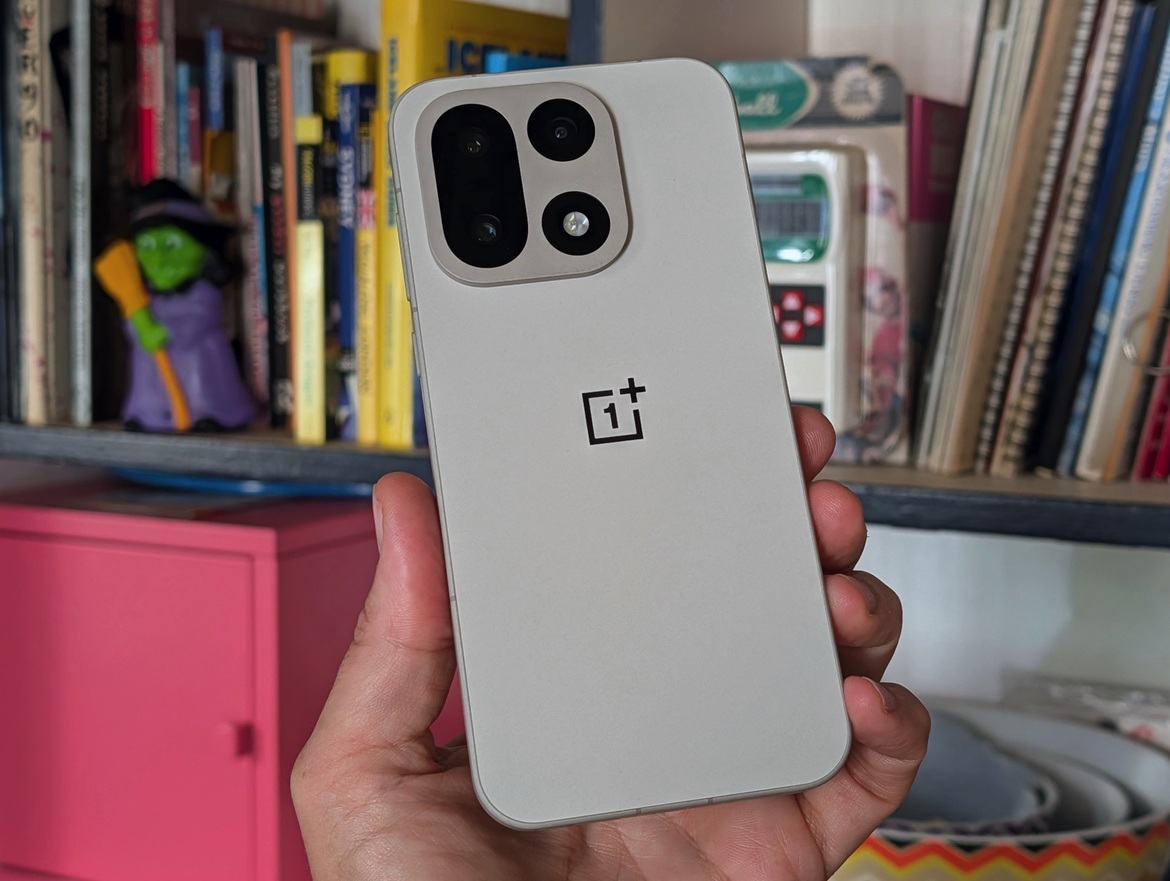 OnePlus 15 Review: Has The Flagship Killer Finally Settled?