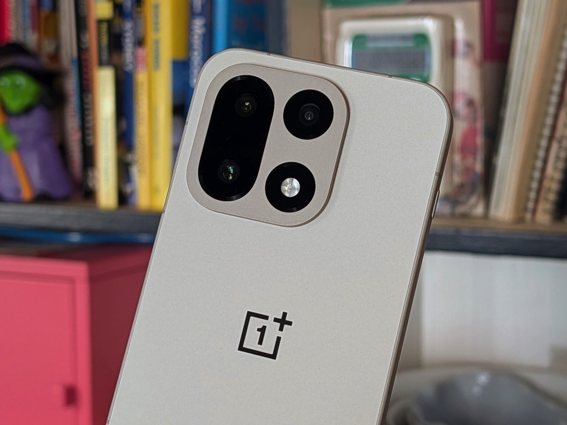 OnePlus 15 Review: Has The Flagship Killer Finally Settled?