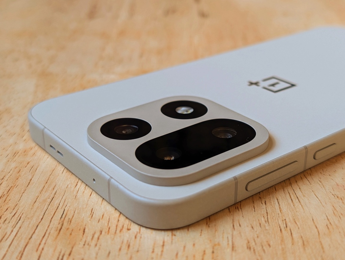 OnePlus 15 Review: Has The Flagship Killer Finally Settled?