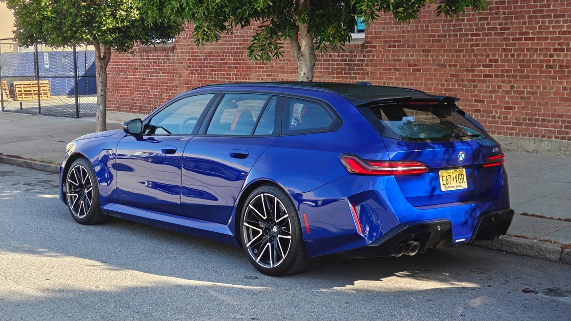 OnePlus 15 Review: Has The Flagship Killer Finally Settled?