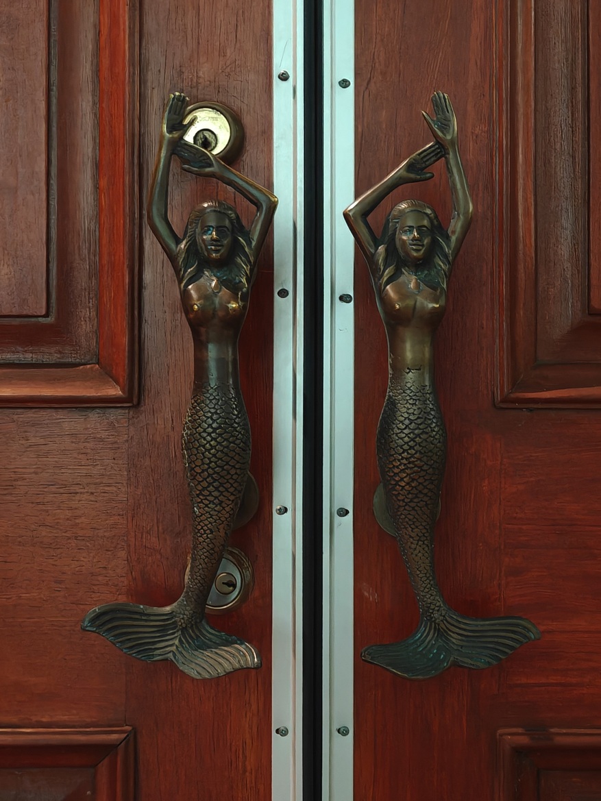 OnePlus 15 Review: Has The Flagship Killer Finally Settled?