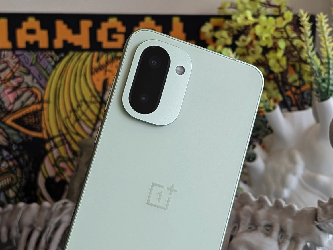 OnePlus 15R Review: Affordable Upper-Midrange Phone With Big Battery Life