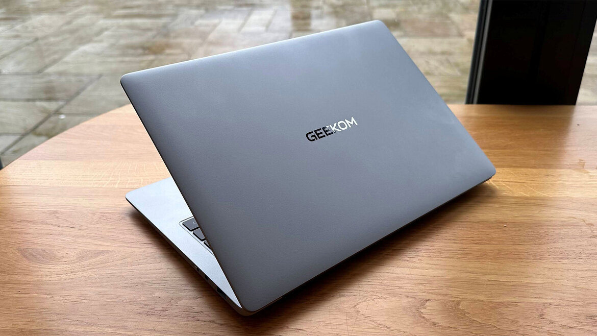 GeekBook X14 Pro Review: Geekom’s First Featherweight Alloy Laptop