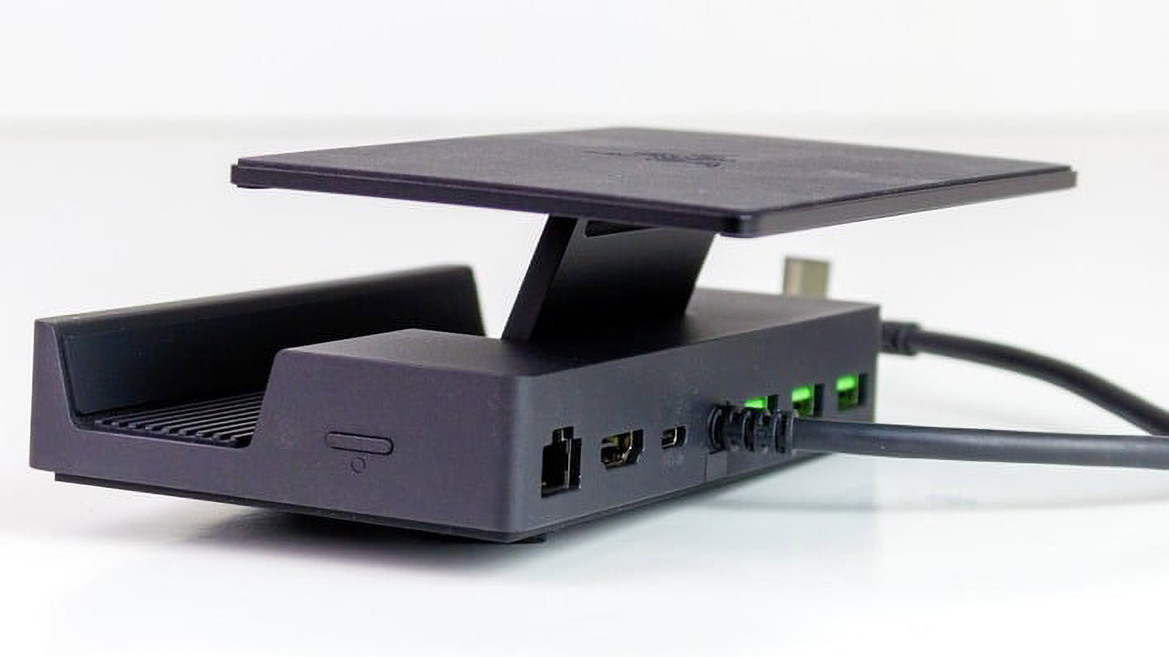 Razer Handheld Dock Chroma Review: Universal Gaming Dock With Classy RGB