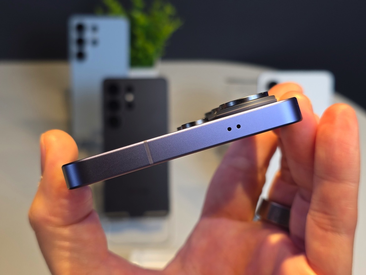 Samsung Galaxy S26 Series Hands-On With Buds 4 Live At Unpacked 2026