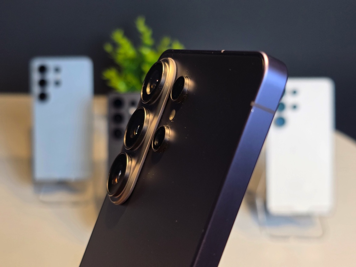 Samsung Galaxy S26 Series Hands-On With Buds 4 Live At Unpacked 2026