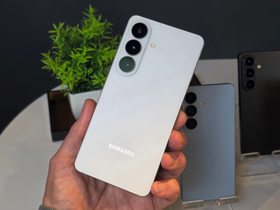 Samsung Galaxy S26 Series Hands-On With Buds 4 Live At Unpacked 2026