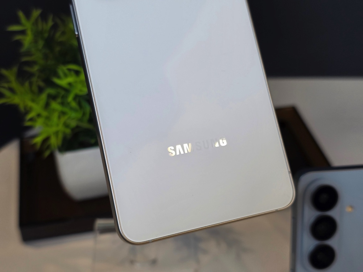Samsung Galaxy S26 Series Hands-On With Buds 4 Live At Unpacked 2026