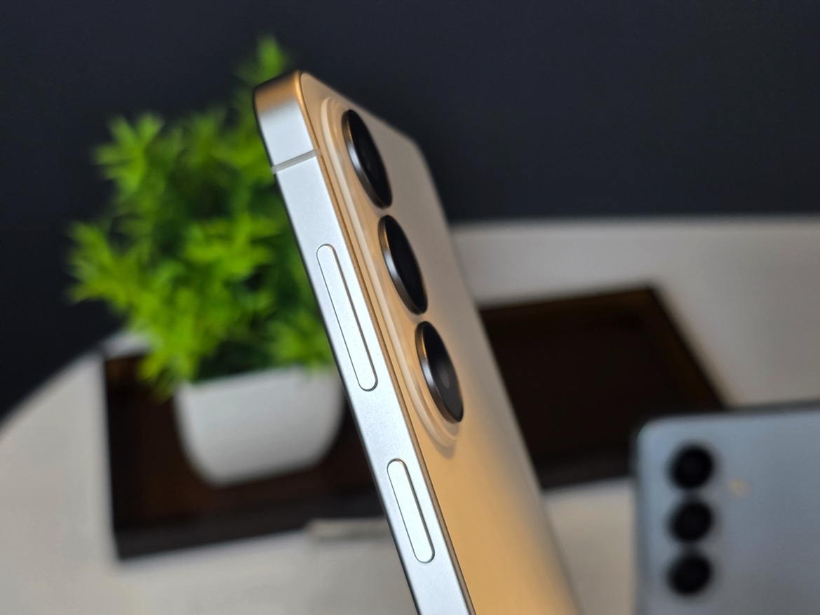 Samsung Galaxy S26 Series Hands-On With Buds 4 Live At Unpacked 2026