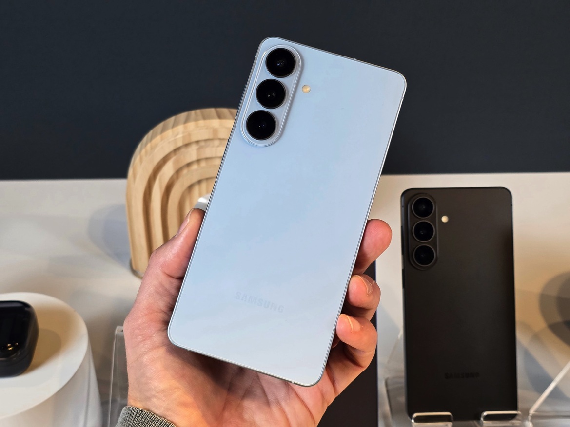 Samsung Galaxy S26 Series Hands-On With Buds 4 Live At Unpacked 2026