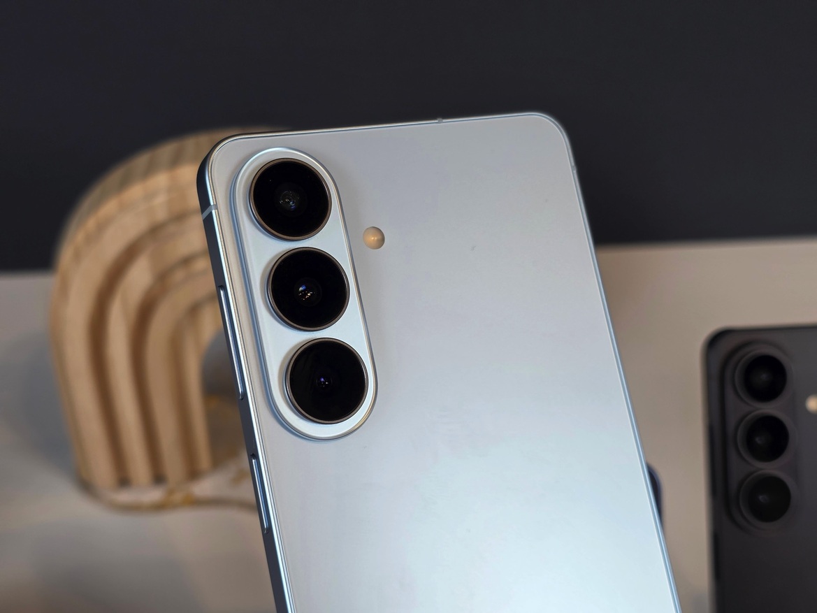 Samsung Galaxy S26 Series Hands-On With Buds 4 Live At Unpacked 2026