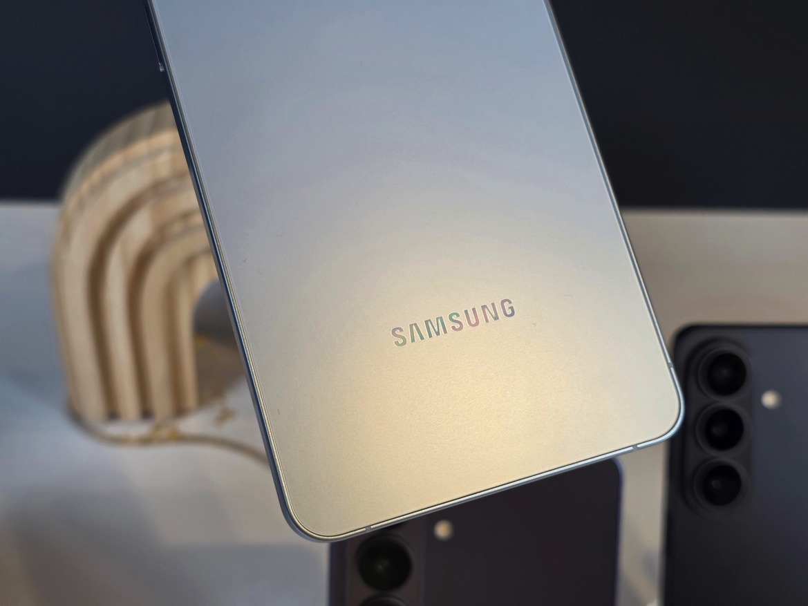 Samsung Galaxy S26 Series Hands-On With Buds 4 Live At Unpacked 2026