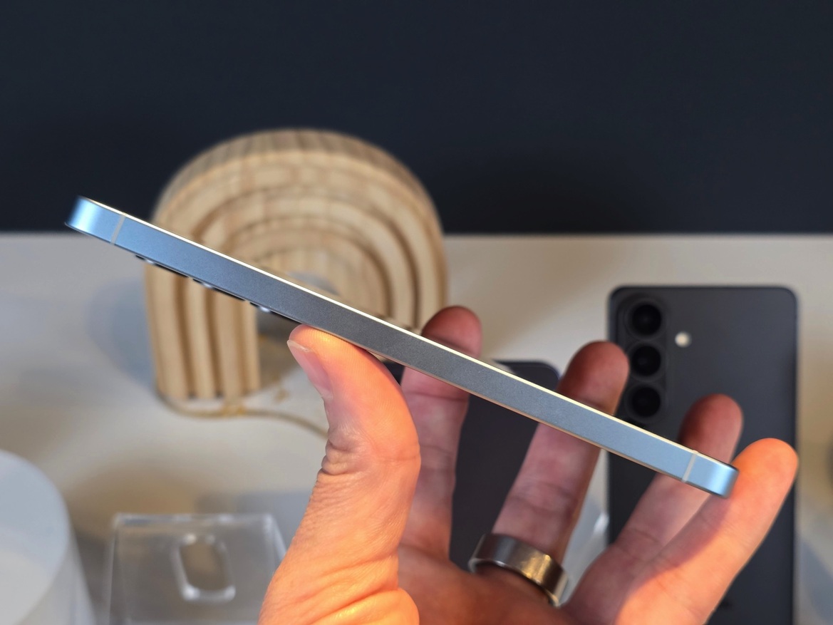 Samsung Galaxy S26 Series Hands-On With Buds 4 Live At Unpacked 2026