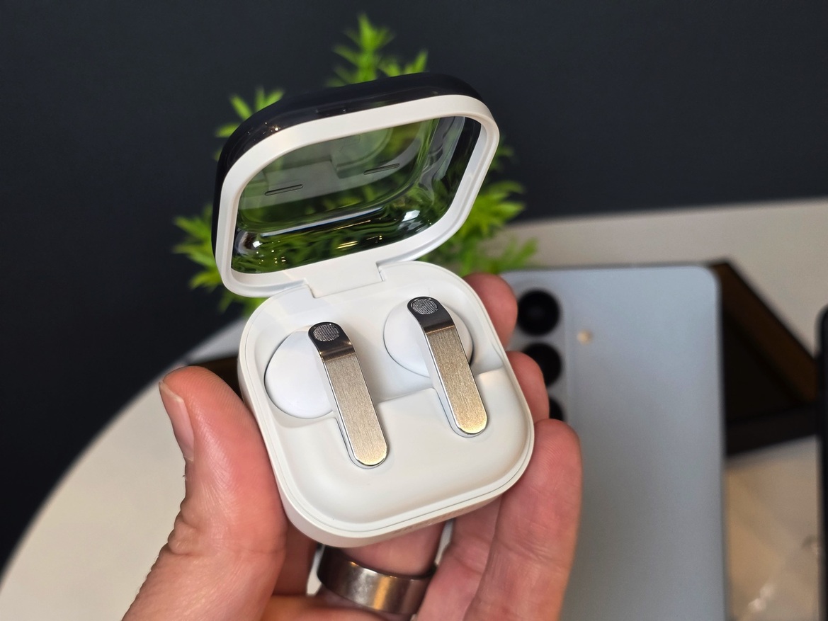 Samsung Galaxy S26 Series Hands-On With Buds 4 Live At Unpacked 2026