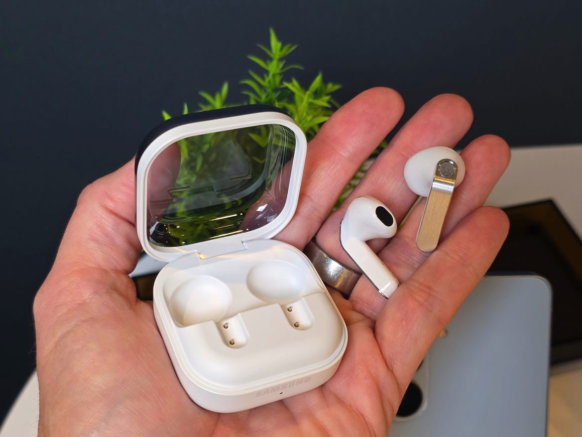 Samsung Galaxy S26 Series Hands-On With Buds 4 Live At Unpacked 2026