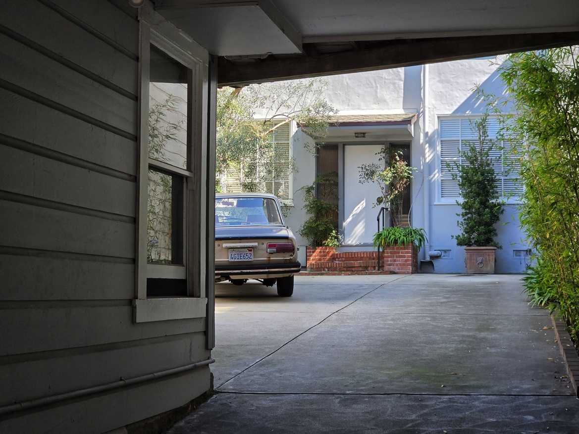 Samsung Galaxy S26 Ultra Review: Powerful, Familiar Flagship