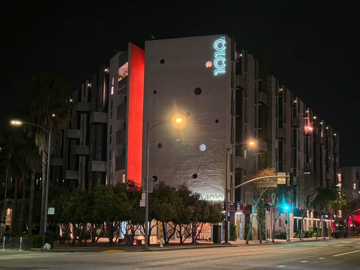 Samsung Galaxy S26 Ultra Review: Powerful, Familiar Flagship