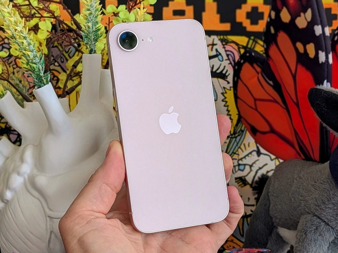 iPhone 17e Review: Apple Just Perfected Its Entry-Level Phone