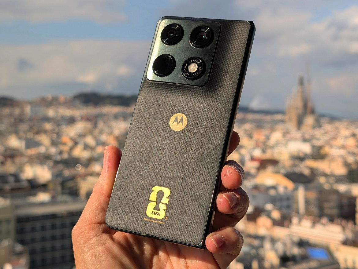 Motorola's 2026 Razr Fold Hands-On: Watch Out, Galaxy