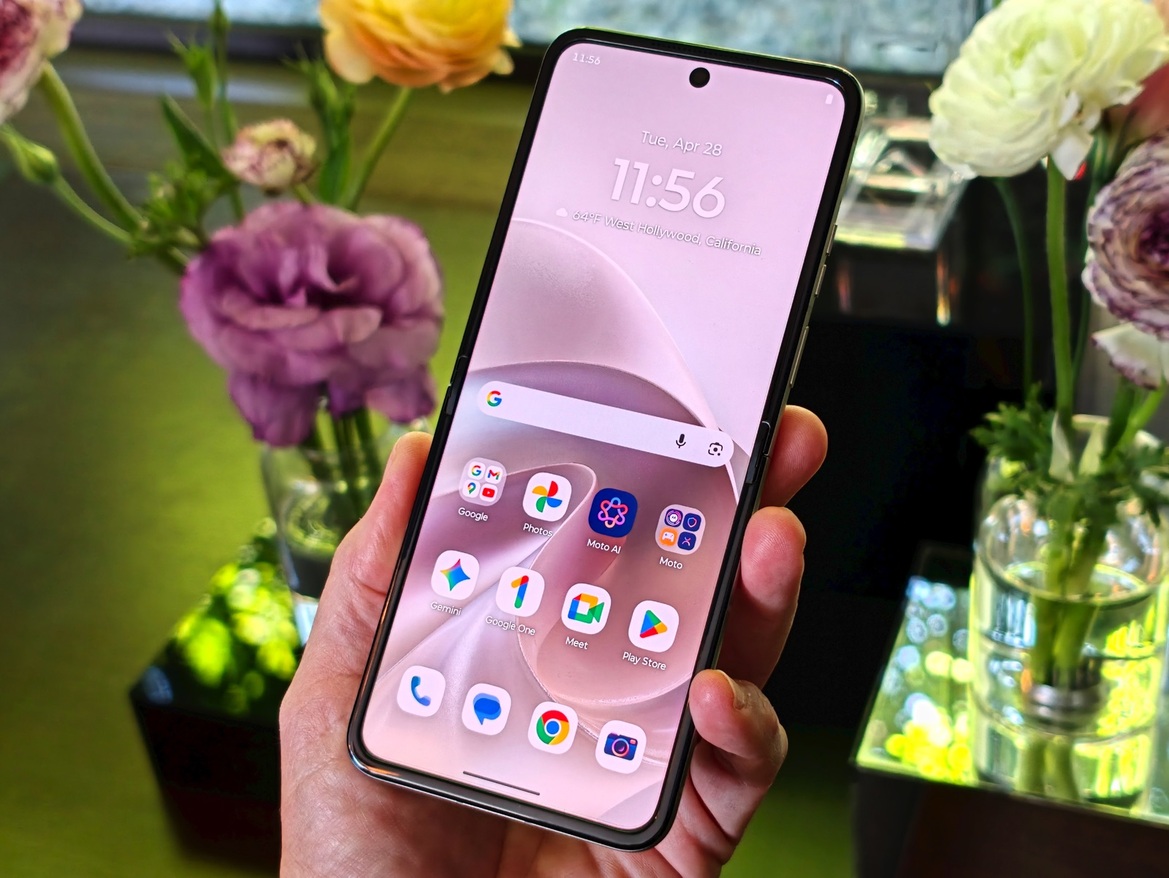 Motorola's 2026 Razr Fold Hands-On: Watch Out, Galaxy