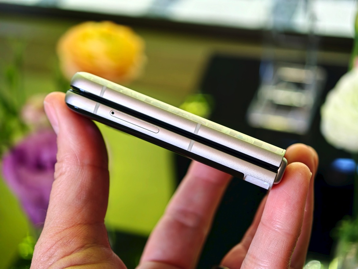 Motorola's 2026 Razr Fold Hands-On: Watch Out, Galaxy