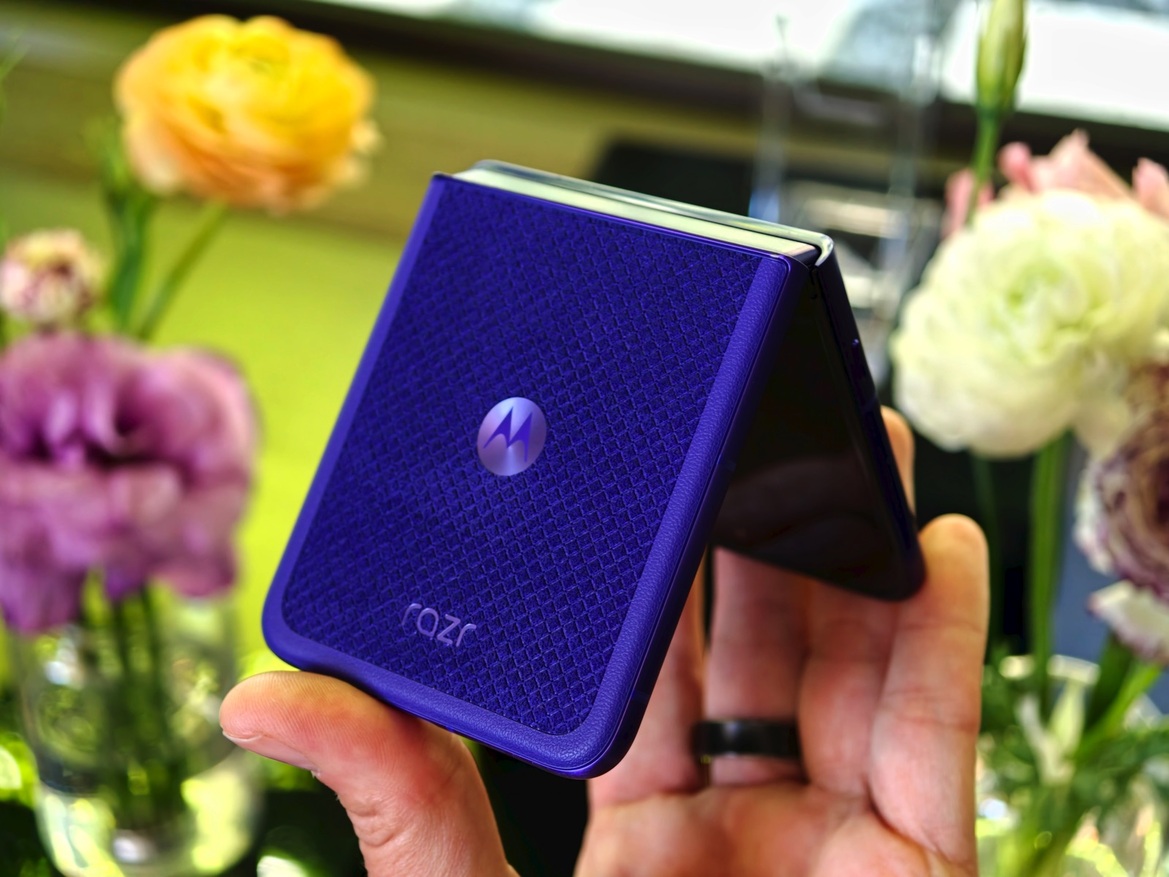 Motorola's 2026 Razr Fold Hands-On: Watch Out, Galaxy